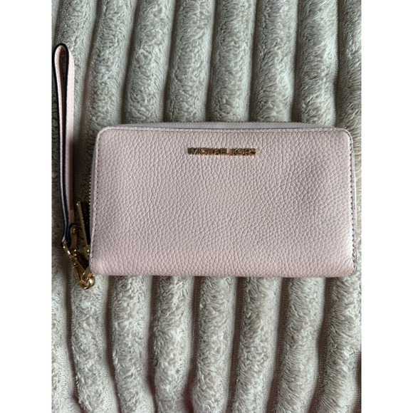 Michael Kors Handbags - Michael Kors Jet Set Travel Large Flat Smartphone Wallet Blossom Pink Leather